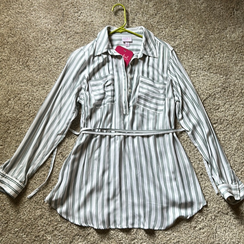 NWT Maternity blouse